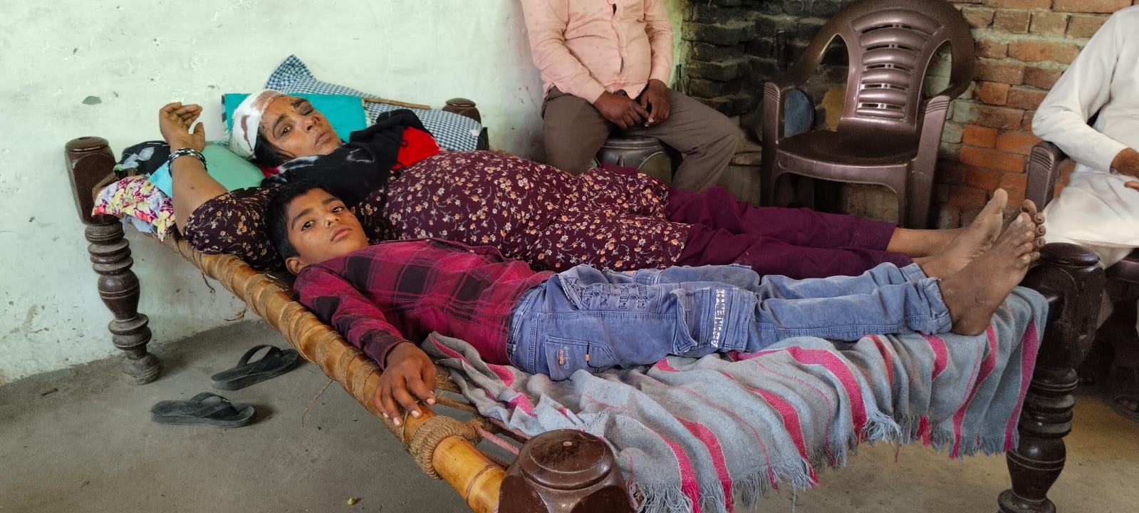 रात्रि में घर में घुसकर दबंगों ने मचाया तांडव, आधा दर्जन घायल