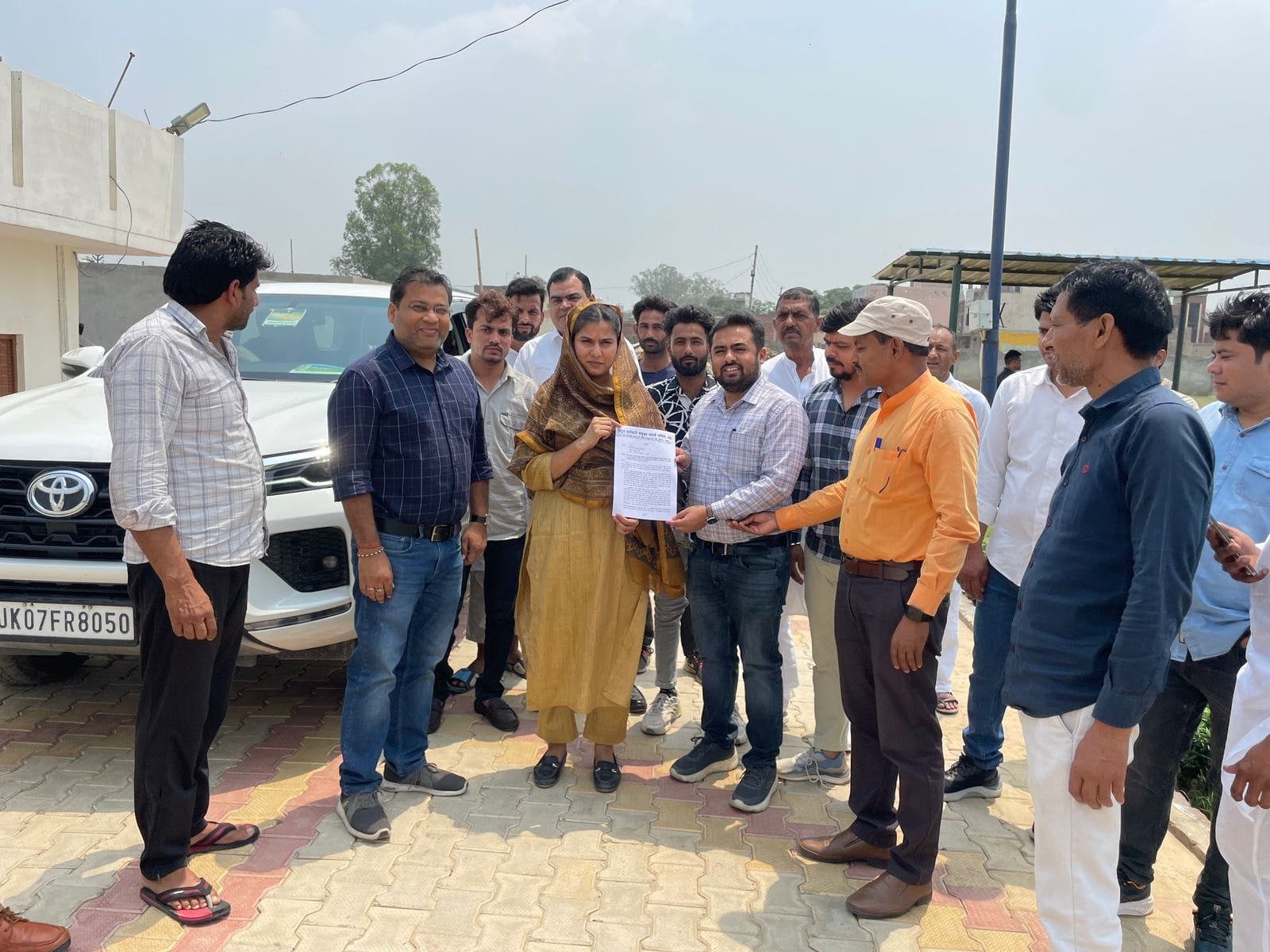 निजीकरण के विरोध में सांसद