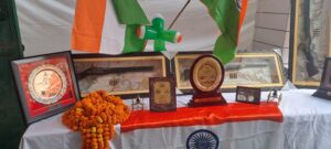 सेवानिवृत्त हुए सैनिक के सम्मान में समारोह